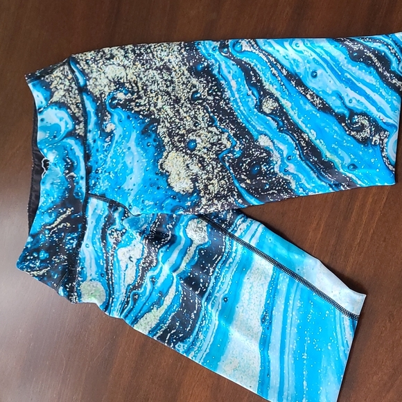 Feed Me Fight Me Leggings - Picture 2 of 5